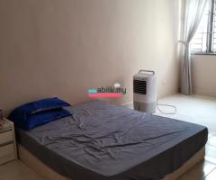 Desa Cemerlang Room